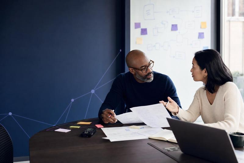 Expert Interview Workflows for AI Content: Turning SME Knowledge Into Search-Ready Articles